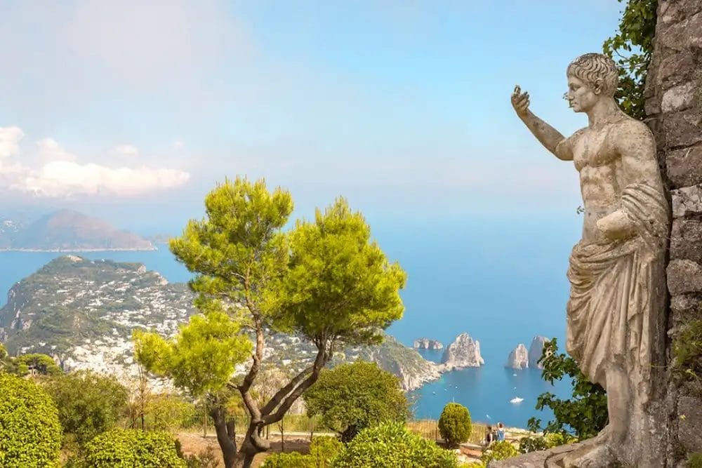 estatua en Monte Solaro, Capri