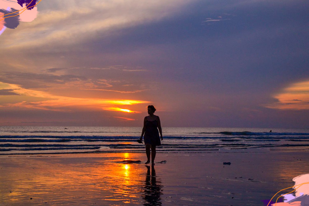 atardecer en playa de bali