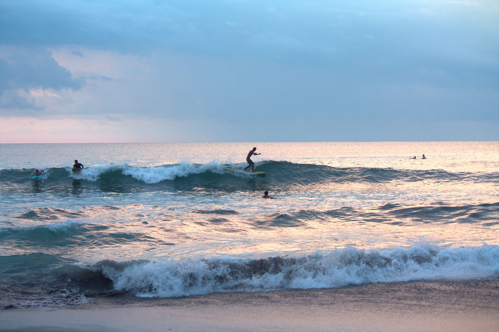 surf canggu, bali