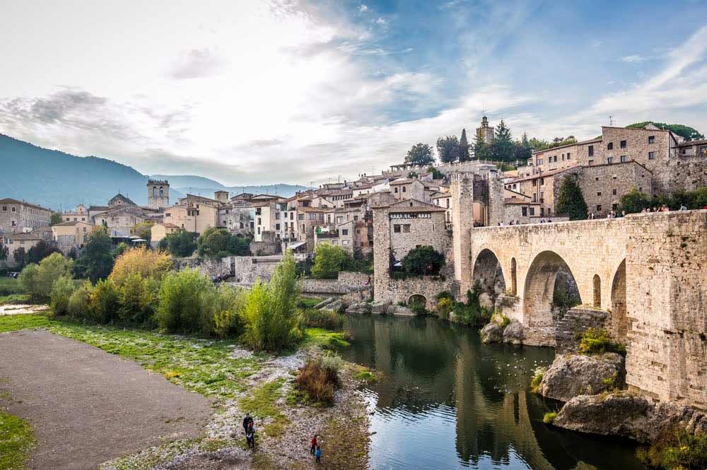 Besalú uno de los pueblos más bonitos de Cataluña