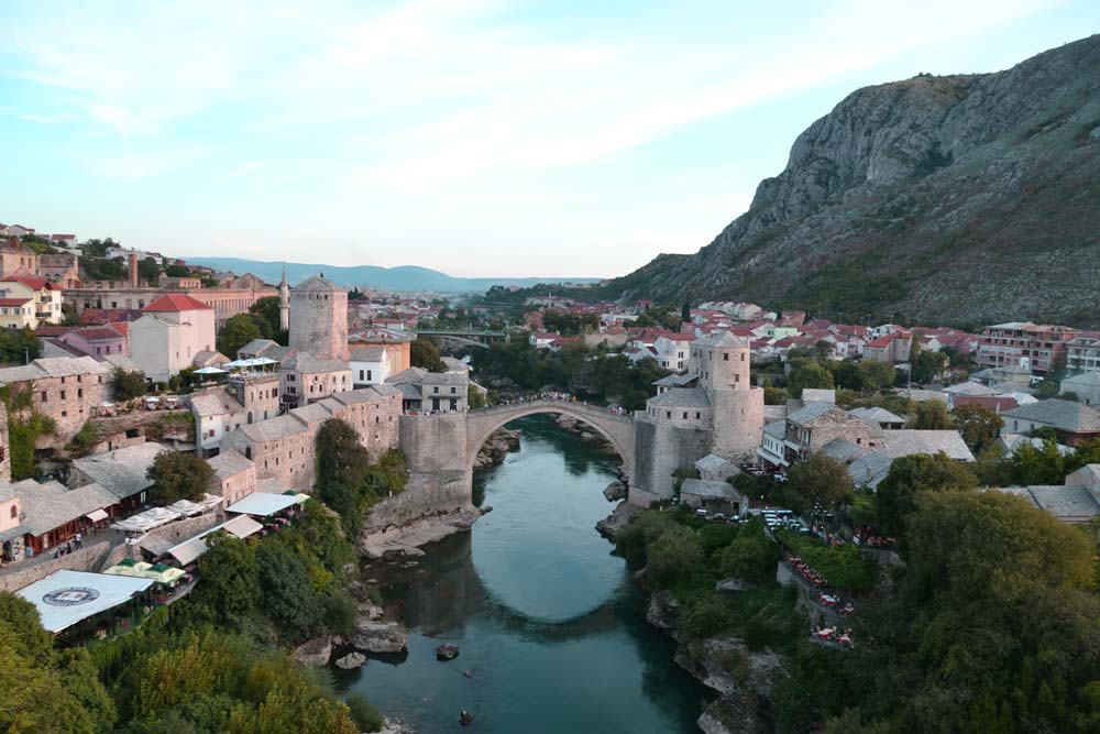 puente de mostar, una de las cosas top que ver en Bosnia