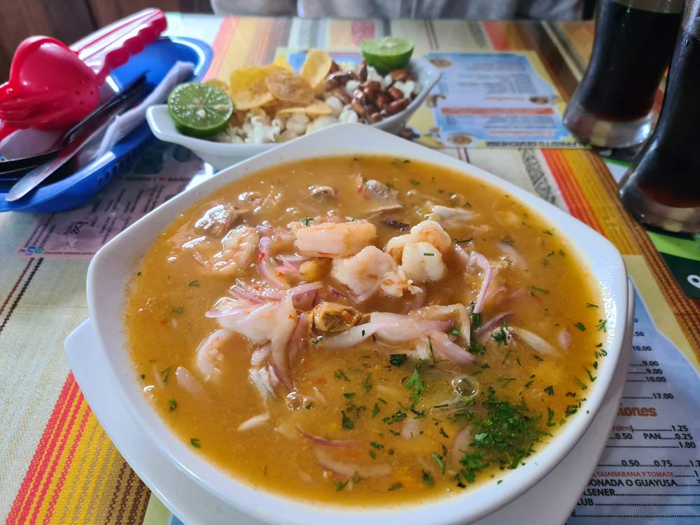 platos típicos de Ecuador Encebollado