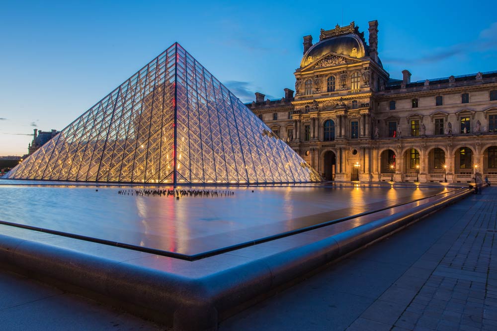 pirámide de cristal museo el Louvre 