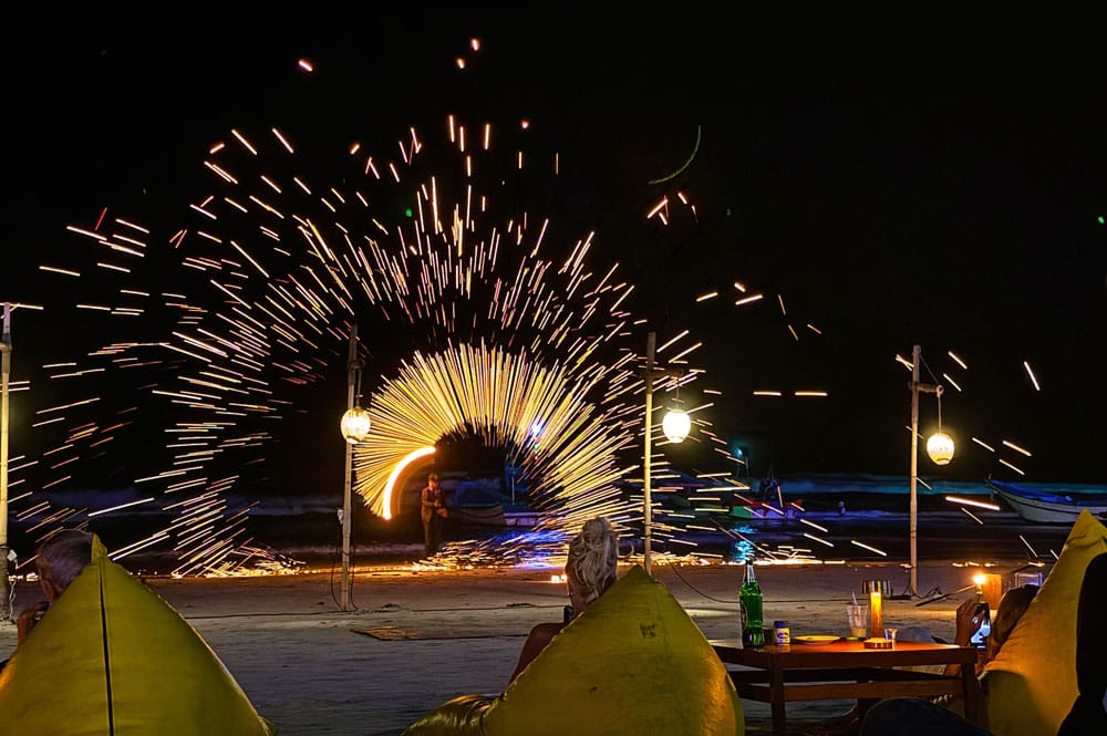 playa de Haad Rin en Koh Phangan de noche