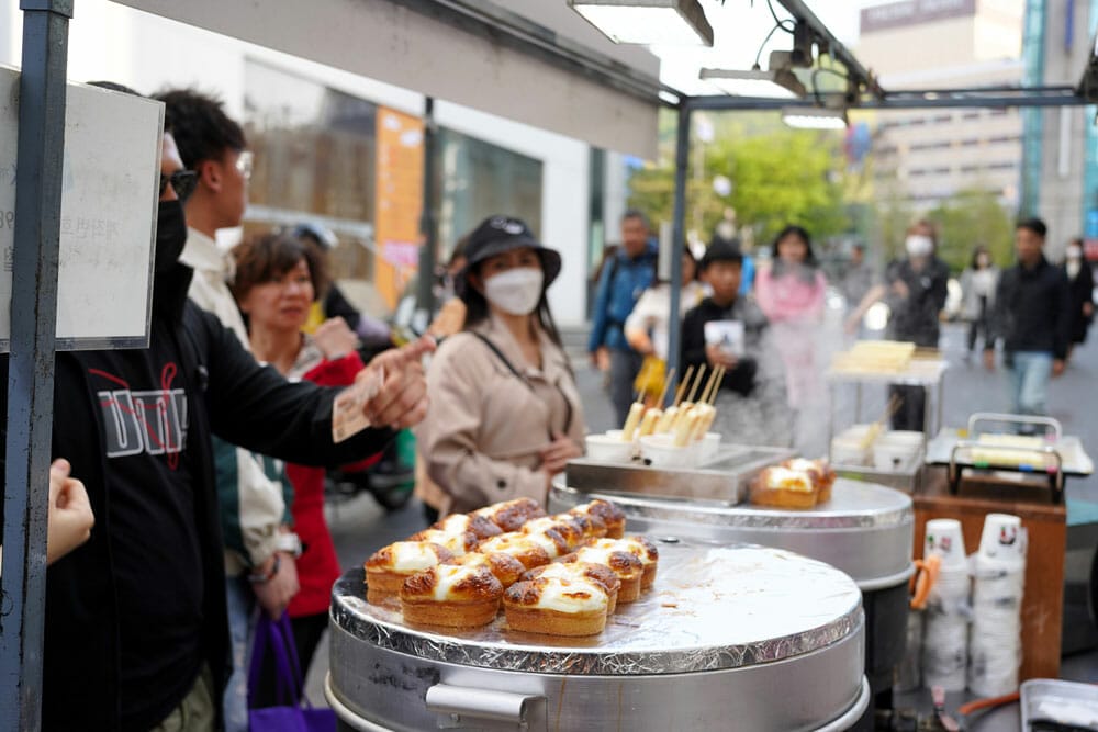 mercado gastronómico callejero en Seúl