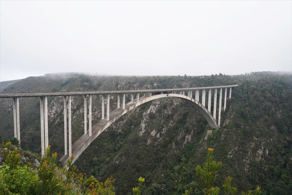 Puente Bloukrans en Sudáfrica el más alto del mundo para realizar bungee jumping