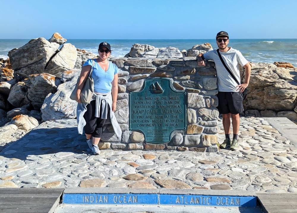 monumento en Cabo de las Agujas Sudáfrica