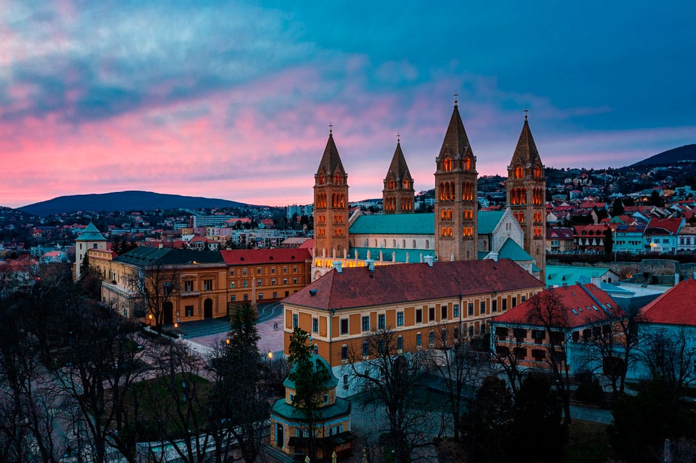 vista panorámica de la localidad húngara de Pécs