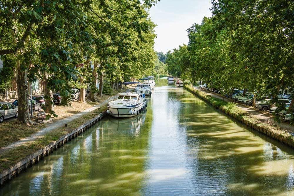 barcos en el Canal du Midi de Carcassonne