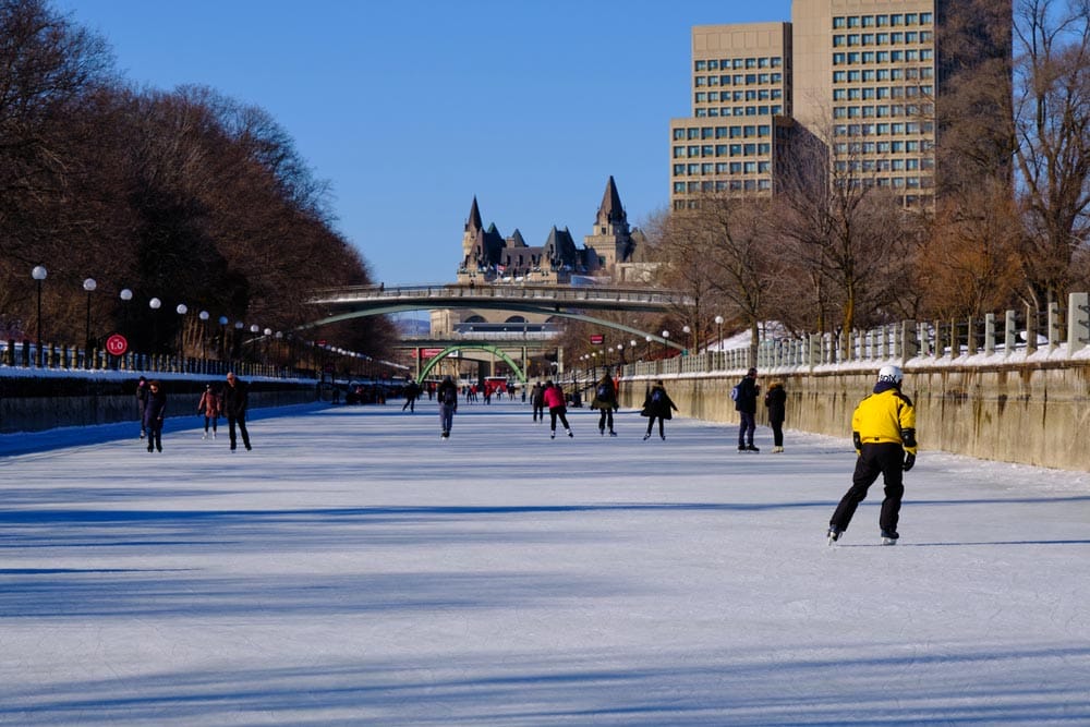 patinadores en el Rideau Canal de Ottawa