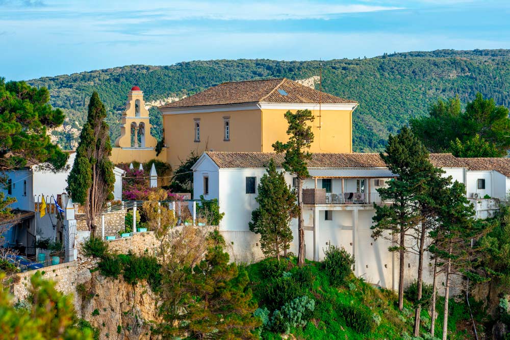 Monasterio de Paleokastritsa en la isla de Corfú