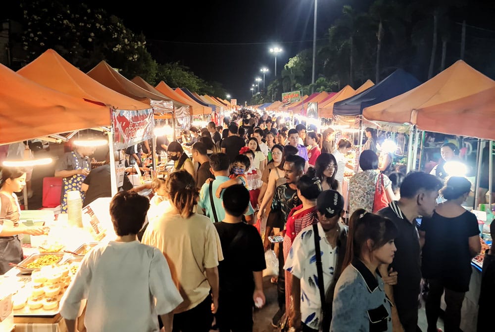 Saturday Night Market Kanchanaburi