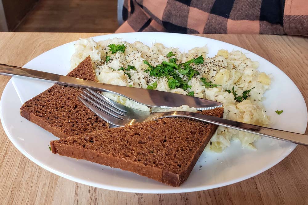 Plokkfiskur plato típico que comer en Islandia