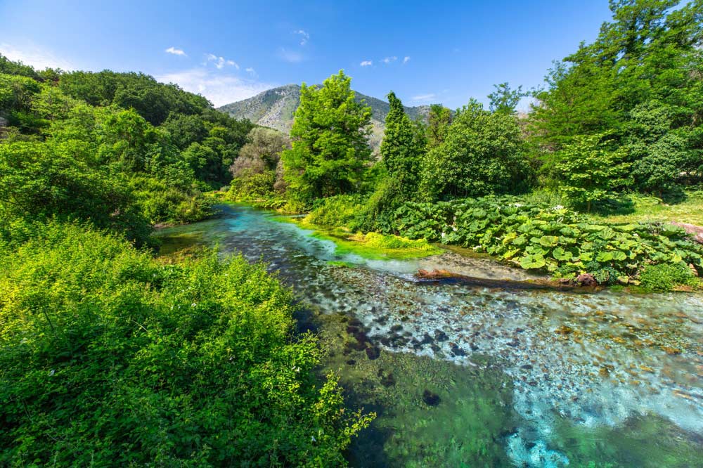 piscinas naturales del Blue Eye en Albania