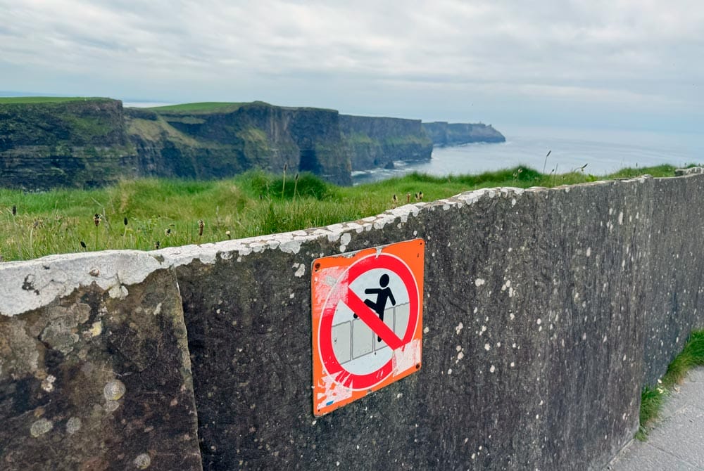 seguridad en los Acantilados de Moher