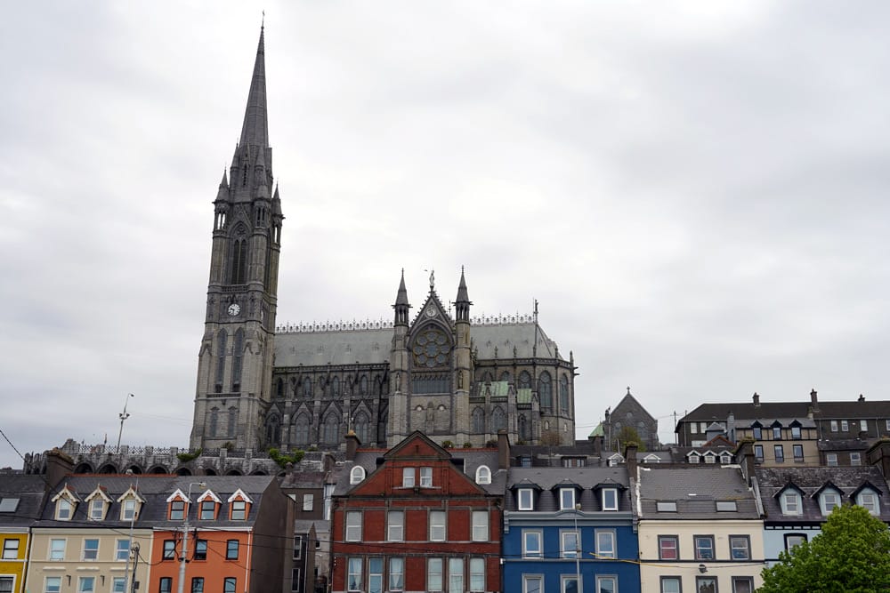 que ver y hacer en Cobh Catedral de San Colman