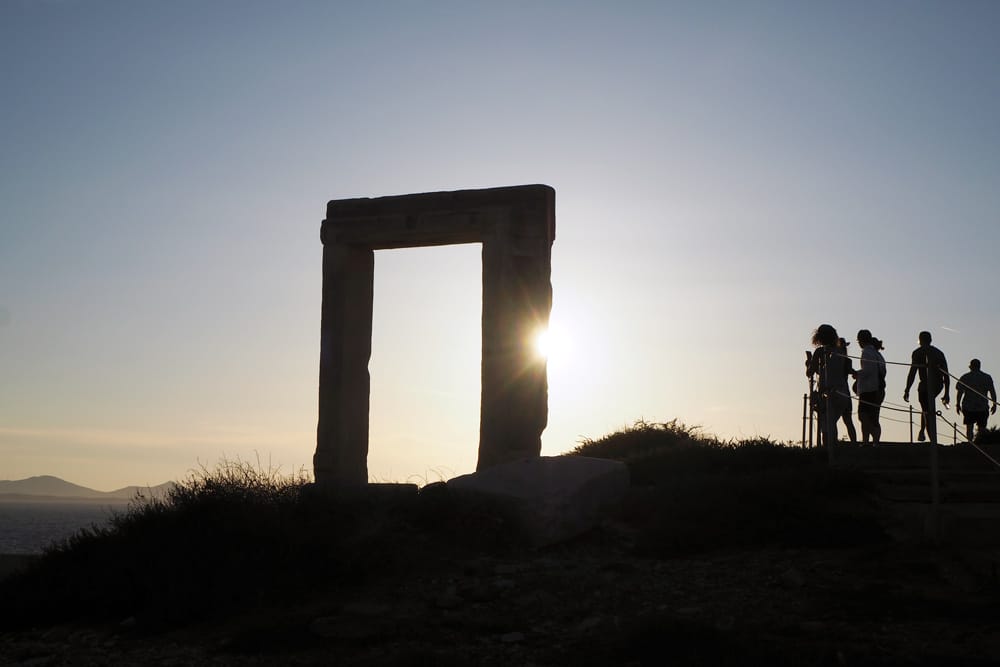 atardecer en el Templo de Apolo en Naxos