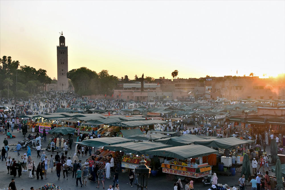 plaza de Jemaa el-Fna de Marrakech al atardecer 