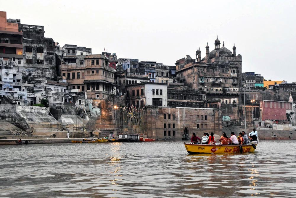 río Ganges en Varanasi India